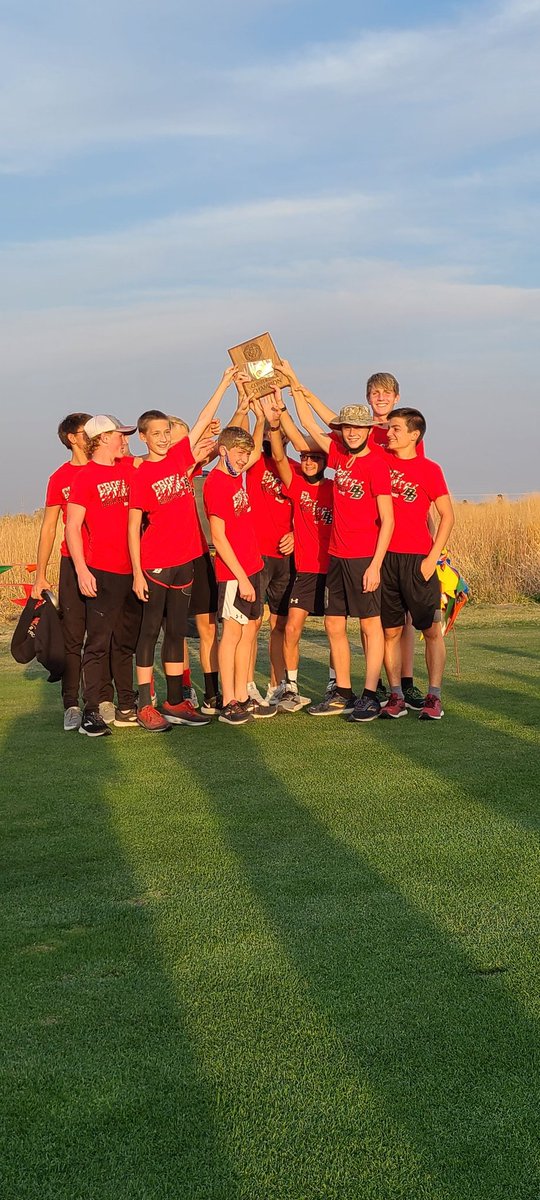 bow_xc's tweet photo. SWC CHAMPS! First time Bow is SWC Champs since 1971! Great team win today! 5 boys finished in the top 15 and MaKinley Tobey places 11th on the girls side! #GoBow #WeNotMe @KBBNsports @kbear923 @CusterCoChief https://t.co/JqqWTTZILX