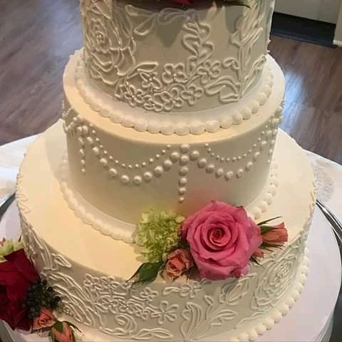 PSevice's tweet image. Order for your wedding cake , Anniversary and birthday, America shawama small chops , Chapman,and all types of occasional snacks  Cal or WhatsApp