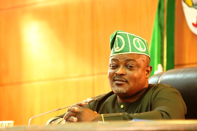 SaharaReporters's tweet photo. BREAKING: @officialEFCC Bows To Pressure From Top Politicians, Releases @Mudashiru_Obasa On Bail Hours After Grilling | Sahara Reporters https://t.co/txvStZIvHh
#ObasaGate https://t.co/YOYw6egDsv