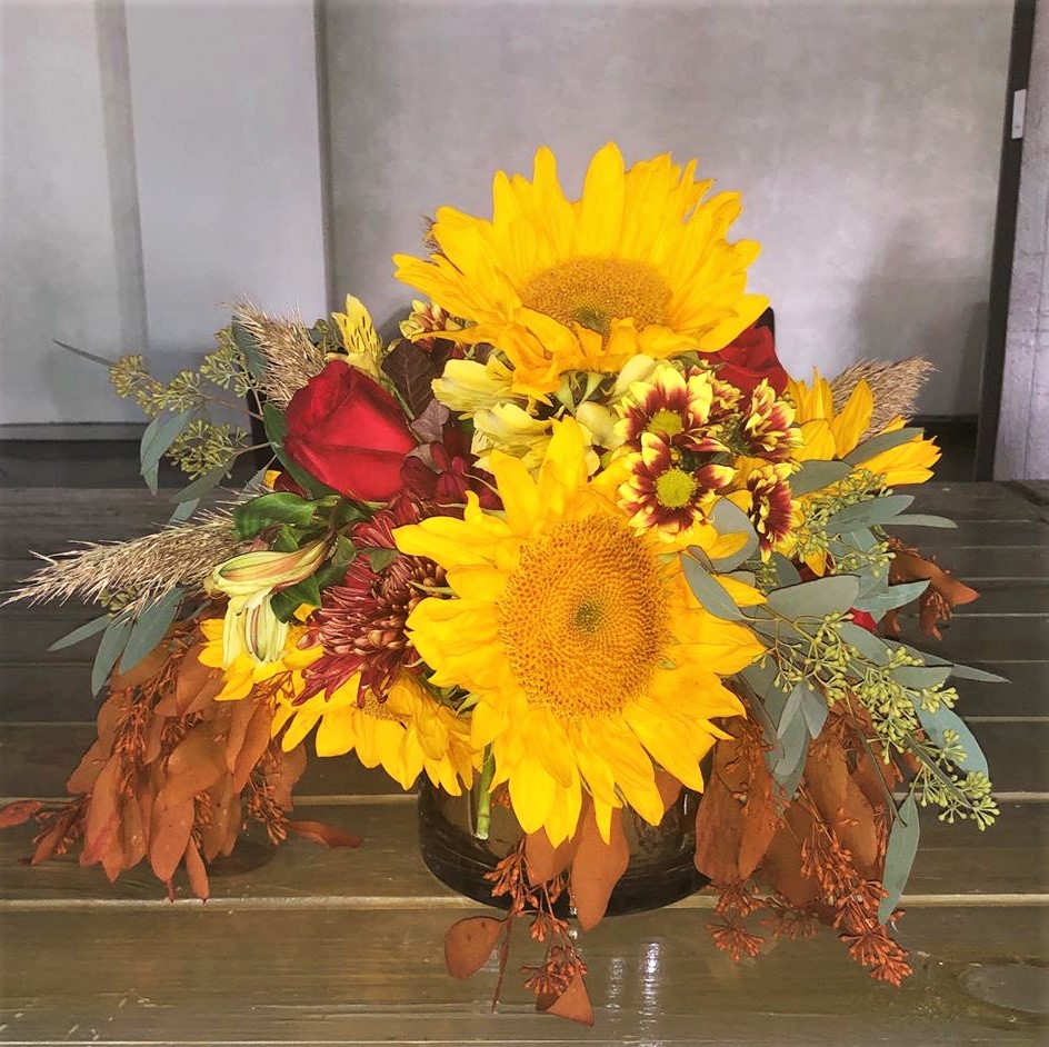 UTPremierEvents's tweet photo. Looking to bring a taste of fall into your home or office? 🍁 Try one of our autumn-inspired floral arrangements for only $55! These amazing creations will bring the colors of autumn straight to you 🍂
https://t.co/N7Rv8EaqkS
#FallVibes #LocalFlorist #ShopInUtah #ShopLocal https://t.co/saQTAlw8dc