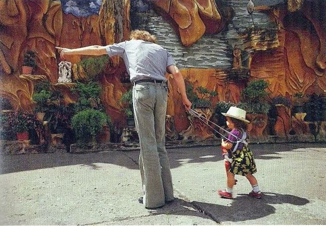 Astrogiraffe1's tweet photo. John and Sean in Hong Kong in 1977 https://t.co/4pa2h0PfGx