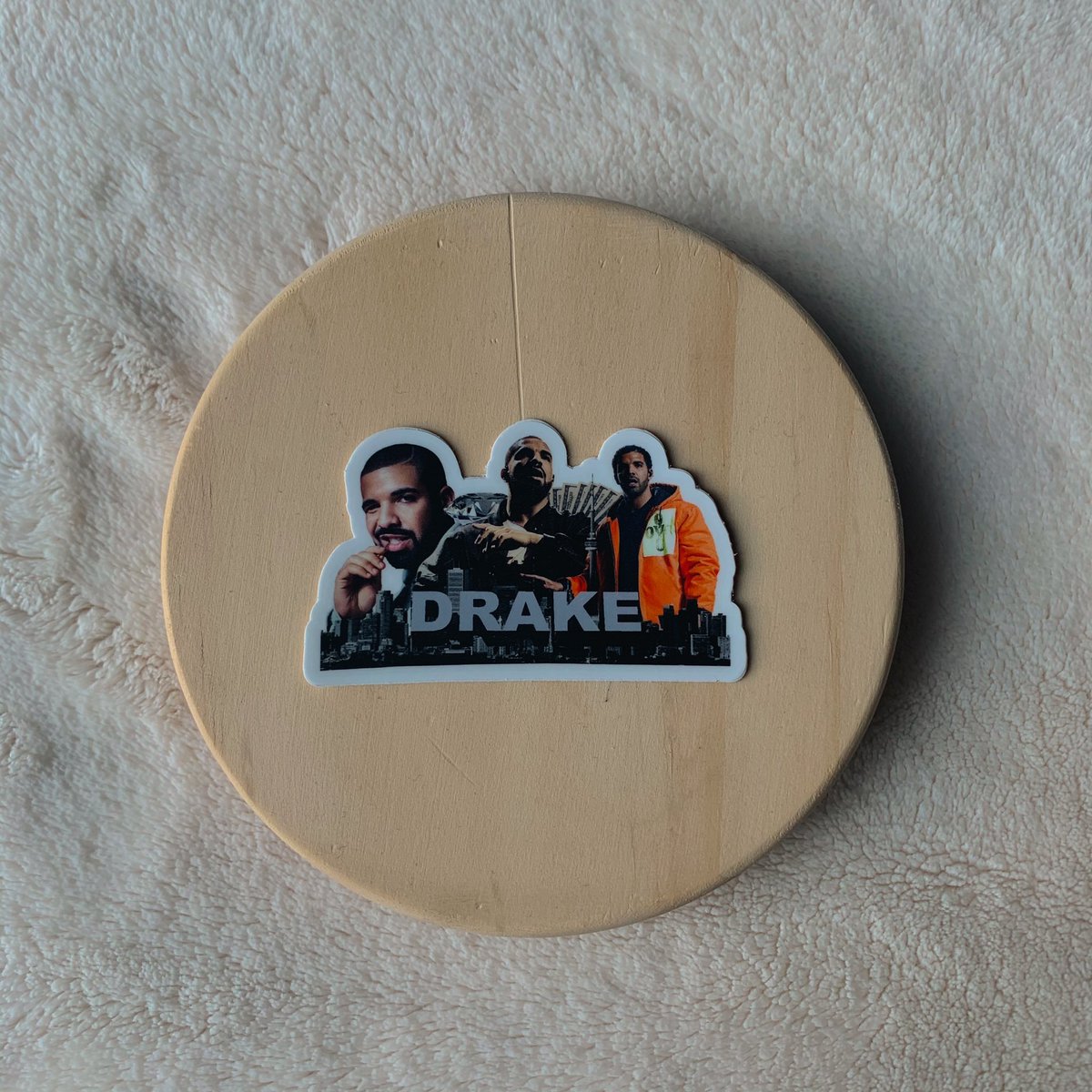 miascreations's tweet photo. go check out my last sticker designs on https://t.co/NcG3Kn6QEY before they’re gone 🤍 https://t.co/LeMYcWpCcv