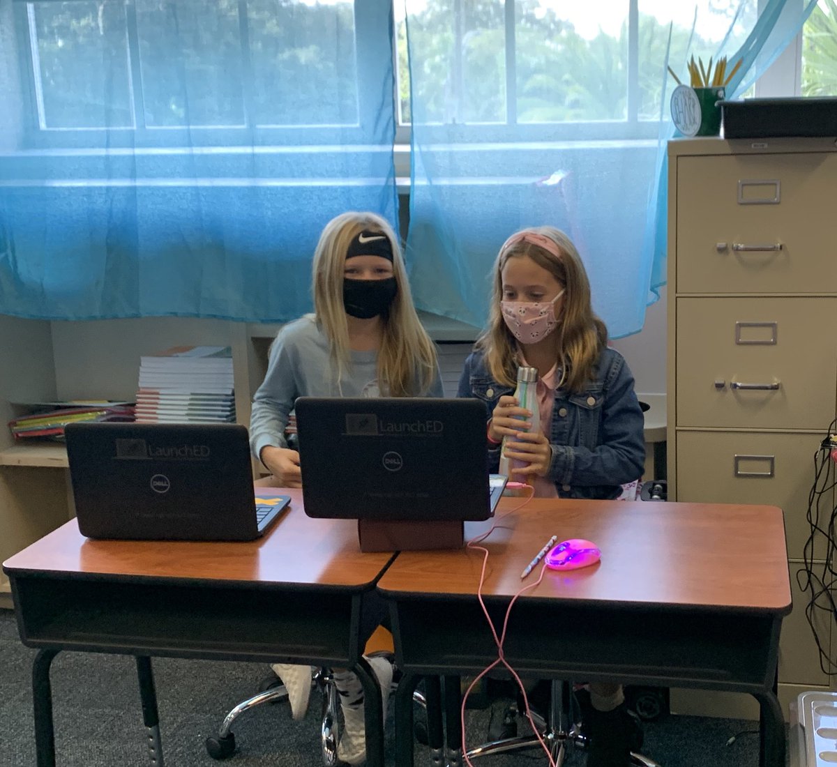 THIRDwithLipsey's tweet photo. Finishing up our Hurricane PBL by presenting our projects on FlipGrid. 💨⛈🌊 #BePrinceton @Princeton_OCPS https://t.co/76ydiJvia1