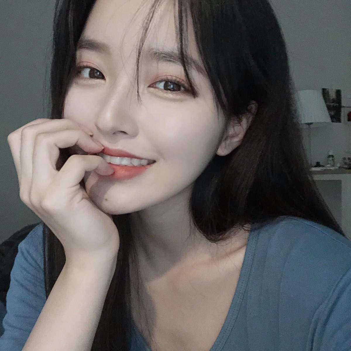 Knhs2_123's tweet photo. 🥴🥴

#knhs2 #bored #BoredAtWork #stayathome #StaySafe #StayHealthy https://t.co/4zaBqdWXaE