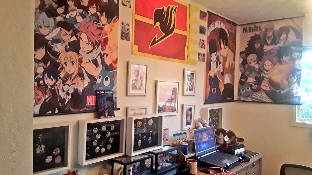 SarahHouck_'s tweet image. My level of nerd... observe my office.

Why yes, Fairy Tail is my favorite anime. How did you know? 

#zerofucksgiven #imovertryingtobecool
#embracethegeek