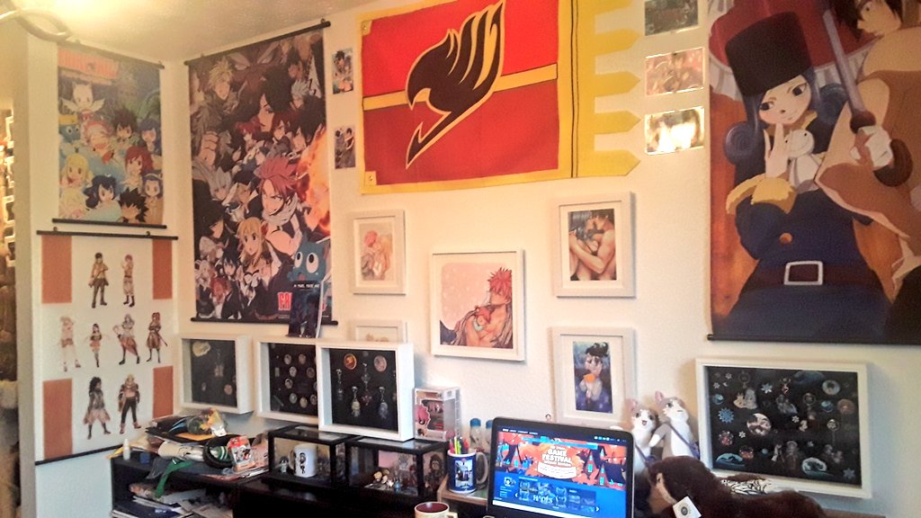 SarahHouck_'s tweet image. My level of nerd... observe my office.

Why yes, Fairy Tail is my favorite anime. How did you know? 

#zerofucksgiven #imovertryingtobecool
#embracethegeek