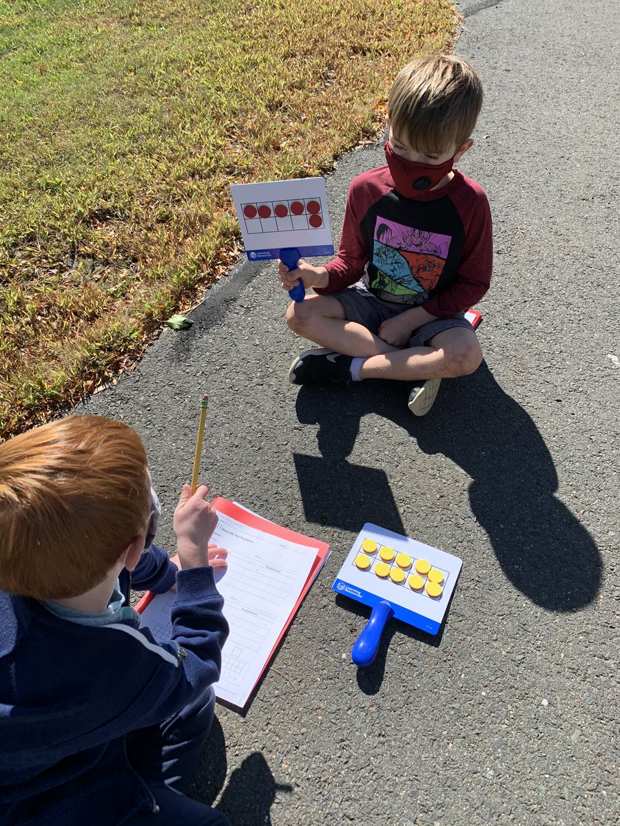 mrsphilbrickGR1's tweet image. First post of the new year! These kiddos have ROCKED this school year so far! Today we played a math game outside with a partner that helped us to make combinations of 10!  #bridgesmath #mathoutside #combosto10 #showmethenumbers