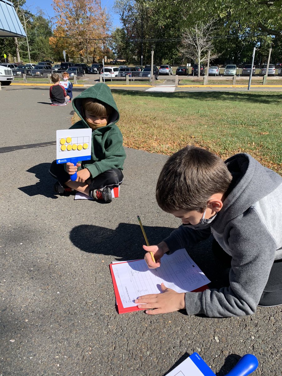 mrsphilbrickGR1's tweet image. First post of the new year! These kiddos have ROCKED this school year so far! Today we played a math game outside with a partner that helped us to make combinations of 10!  #bridgesmath #mathoutside #combosto10 #showmethenumbers