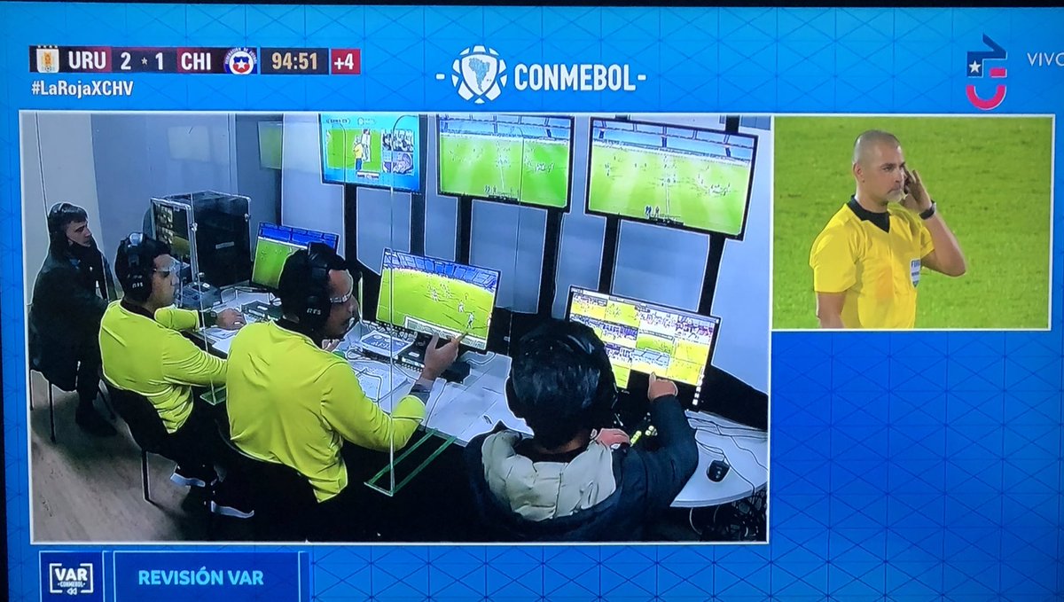 edu_castillo's tweet photo. ¿Cuál fue el diálogo en esta escena? LADRONES!! https://t.co/mBvEgElSxz