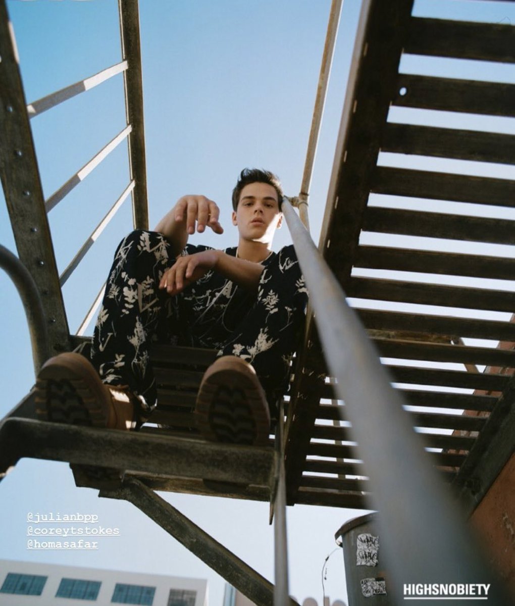 ajmicthell's tweet photo. VOCE É TÃO LINDO TE AMO PRA SKEPRE https://t.co/VlrDiF9Bxc