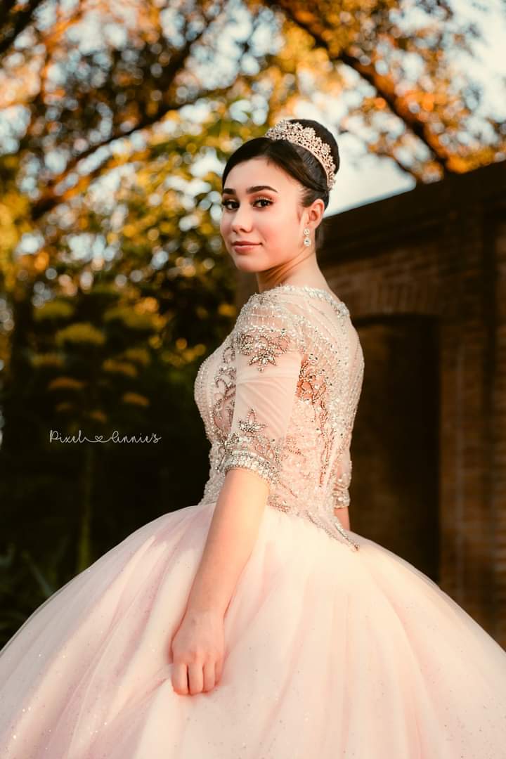 Anna Flores (@pixelannies) on Twitter photo 