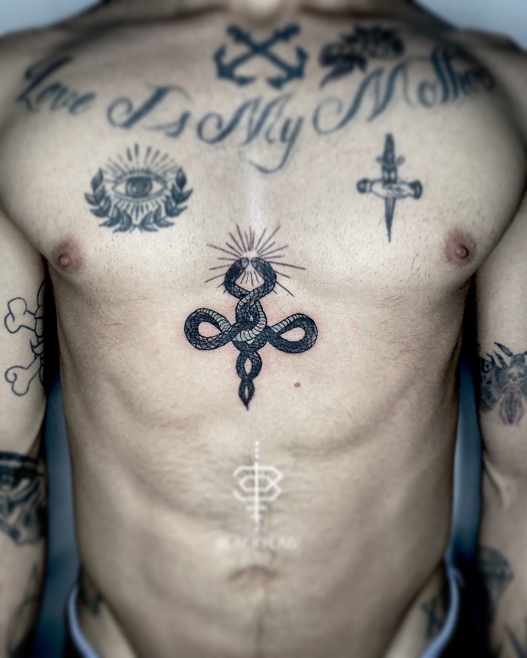 BlackflagC's tweet photo. Snake in BlackWork 🐍🔥🏴Asesoría y Separación de Citas a Cargo de @arlingdiana 👩🏻‍💻🌹. Realizado por nuestro artista ⚜️ @andrespulido___ en @blackflagcrewcolombia . Agenda abierta 📲Whatssap 3134835780. #tattoo #tattoos #inkedboy #inkcolombia #lovetattoo https://t.co/z52FWp0ZZN