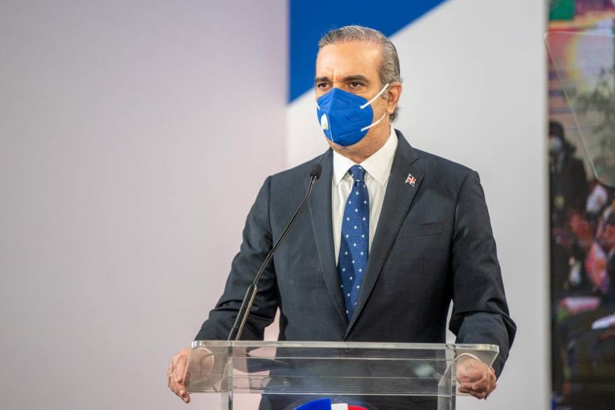 SIN24Horas's tweet photo. Luis Abinader:  “Para el año 2021 no tendremos nuevos impuestos” https://t.co/hRFS1AFLDM