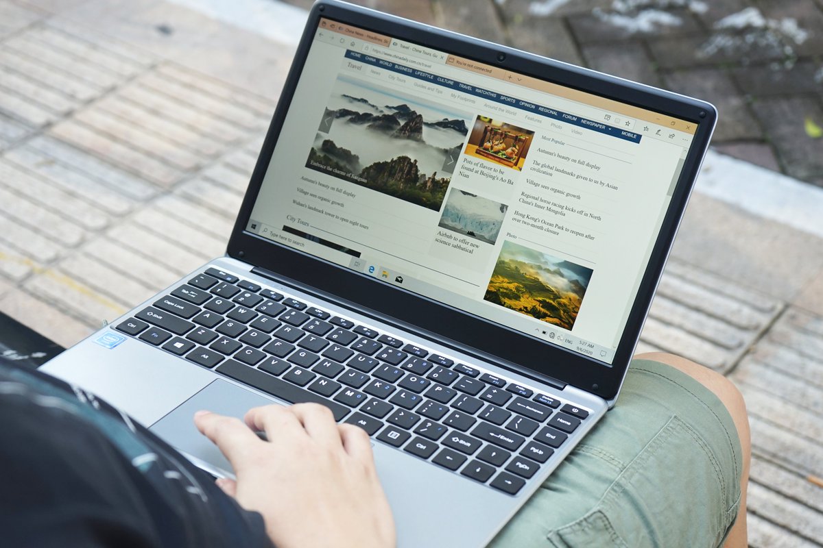 chuwidotcom's tweet photo. 💻☕Wouldn't it be interesting to learn something online anywhere you are? All you need is to grab a portable and lightweight laptop. #ChuwiHeroBookPro #Chuwilaptop 
Find more:https://t.co/tErTJjy6L4
.
.
#laptop #AerobookPlus #coreboxpro #portabletablet #Chuwi 
#notebook https://t.co/tEgZFgYbOH