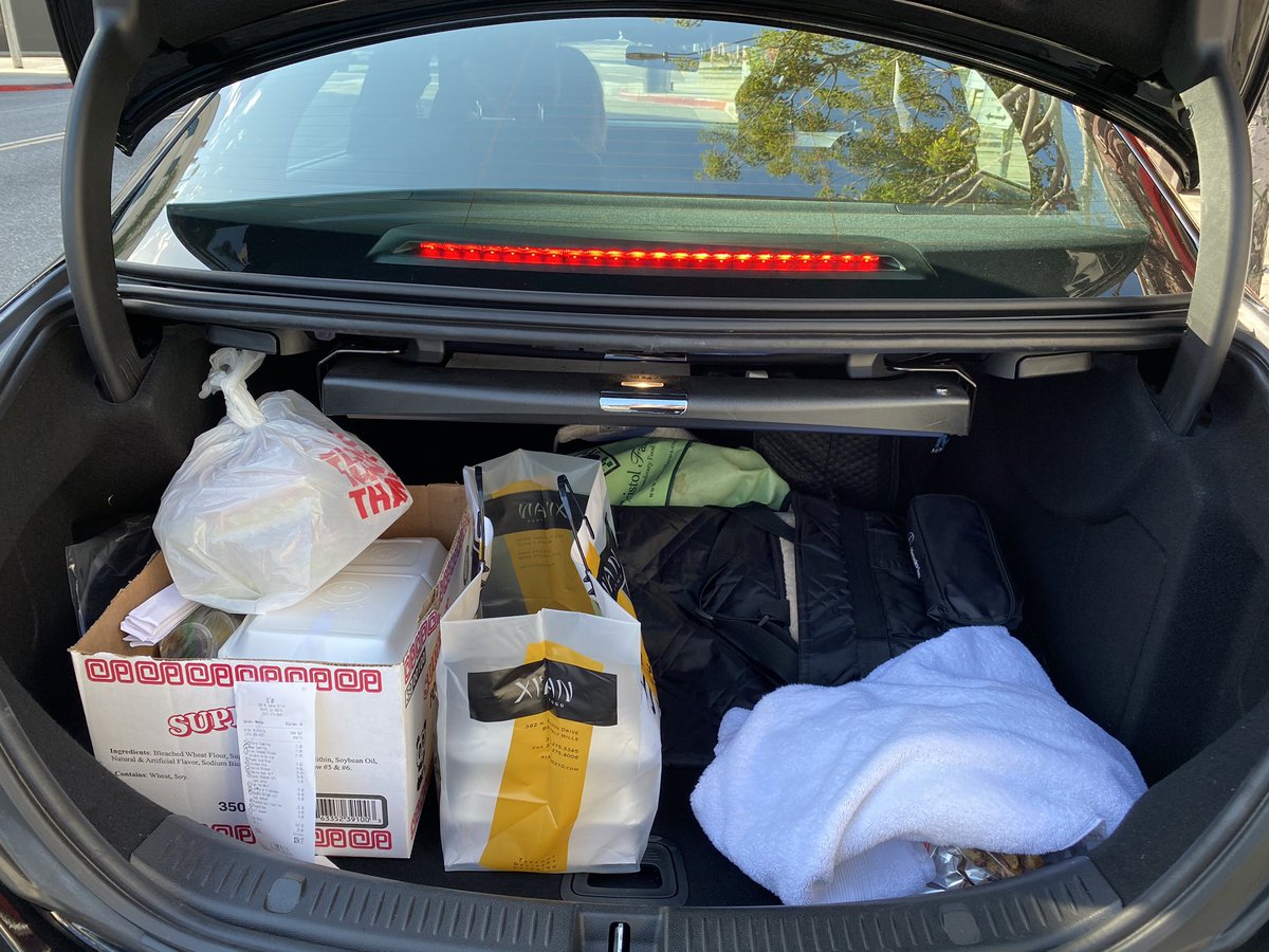 Contactless curbside ✅  order with us until 9:30pm! 

#contactless #staysafe #SocialDistancing #Priorities #takeout #chinesefood #comfortfood #BeverlyHills #LosAngeles #SupportSmallBusinesses