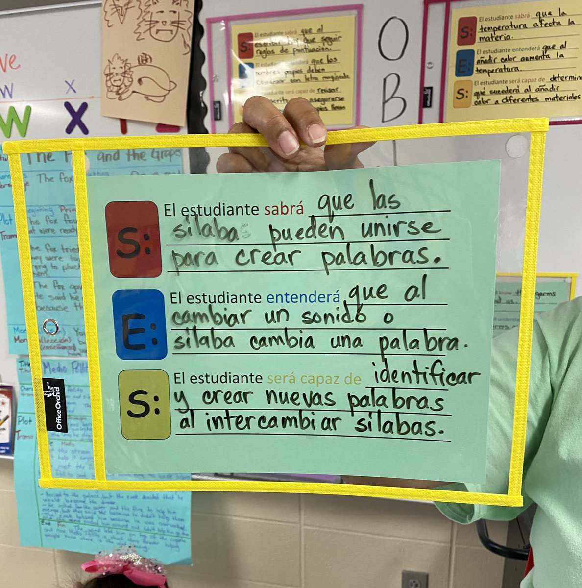 MsColeman07's tweet photo. Caught @LivingInASchool opening up her lesson with her KUB today! #KUBChallenge @ParkerESAldine @WarfordMatt https://t.co/viJWisEDdj