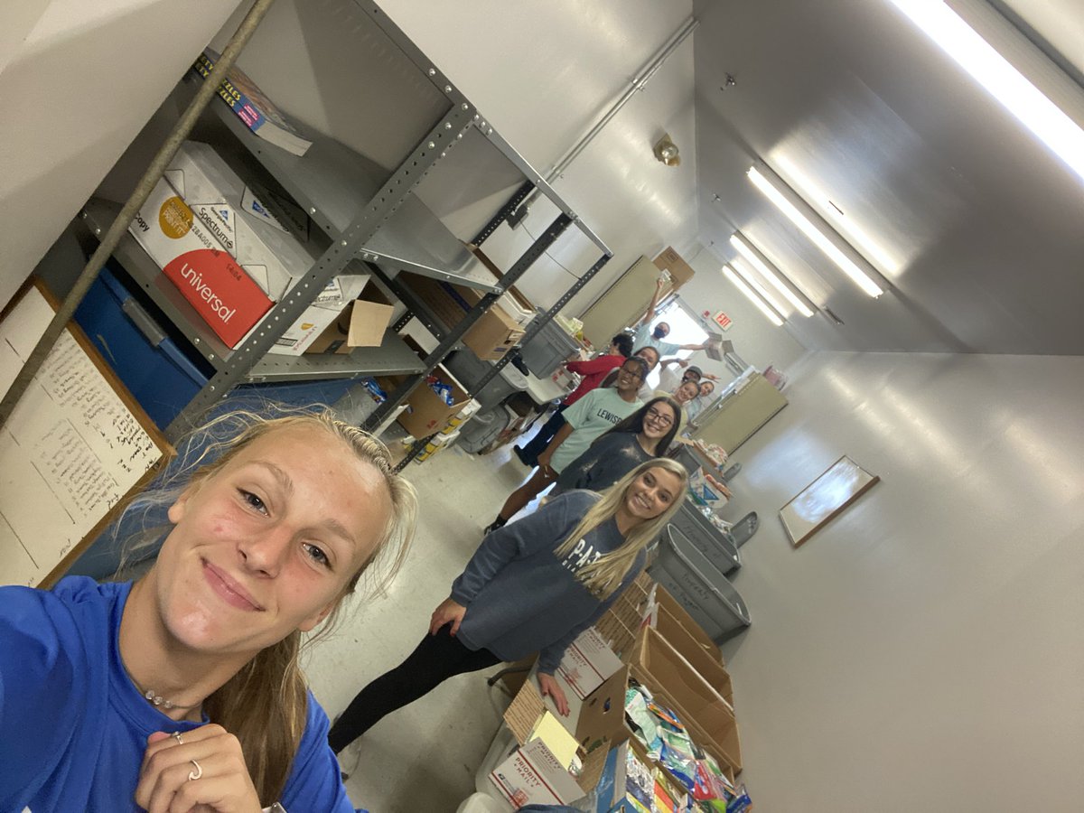 HelmMadyson's tweet photo. Week 4!! #projectpackage @NHSBurg https://t.co/kg7eFInfoP