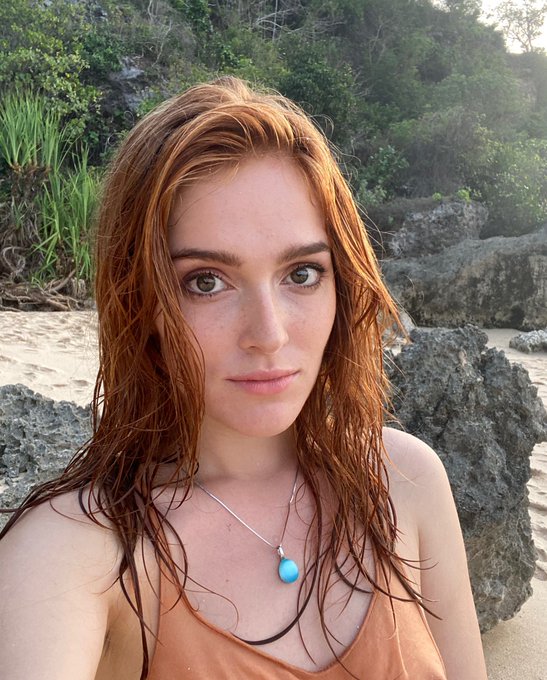 Oops I forgot my bikini https://t.co/Hs14dobRN1