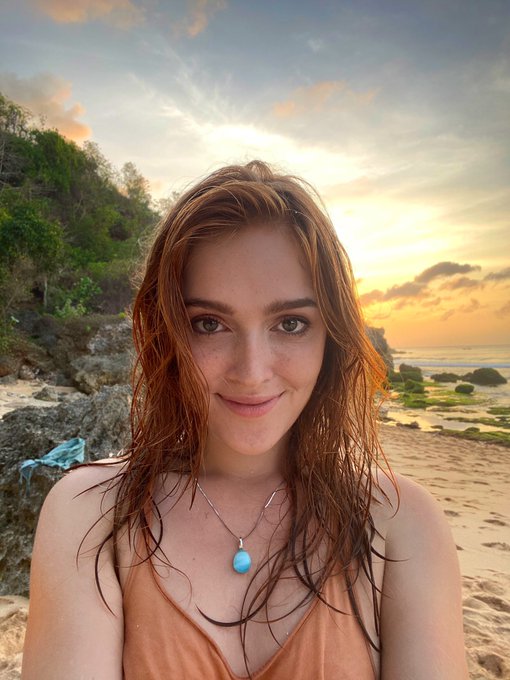 Oops I forgot my bikini https://t.co/Hs14dobRN1