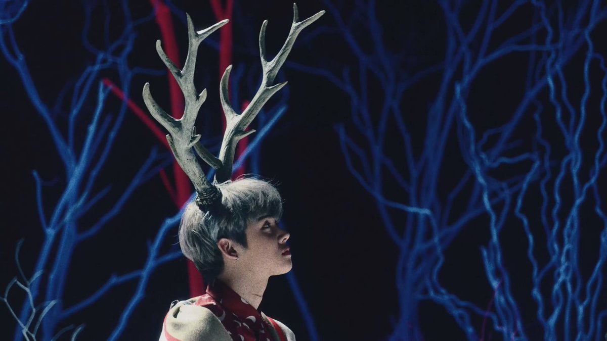 (Trigger warning: Self-harm)In the MV this scene of Yeonjun breaking his horn is such a powerful metaphor, to an adolescent harming himself (even the trees look like veins). But that’s when he finds comfort in the others, and the star relights, as a symbol that the hope is back.