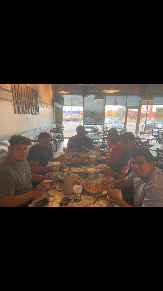 wreckitrich5's tweet photo. D-line pre game prep. #bigsnacks #Wolfpack https://t.co/E6g3kEJrW4