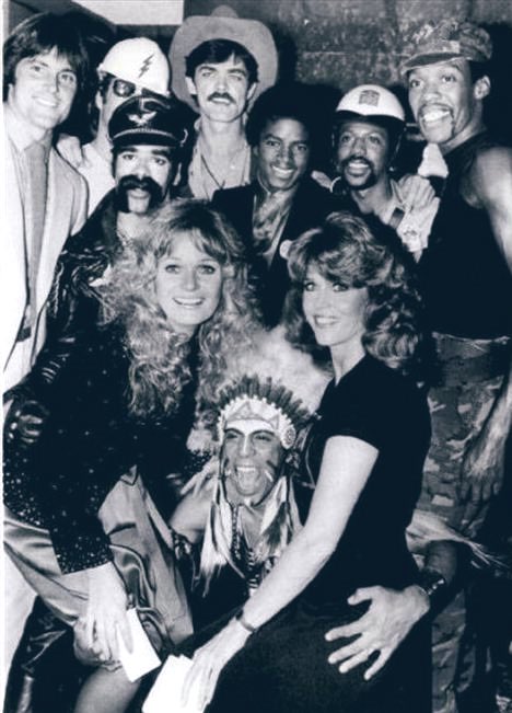 Super70sSports's tweet image. There’s a lot happening here.