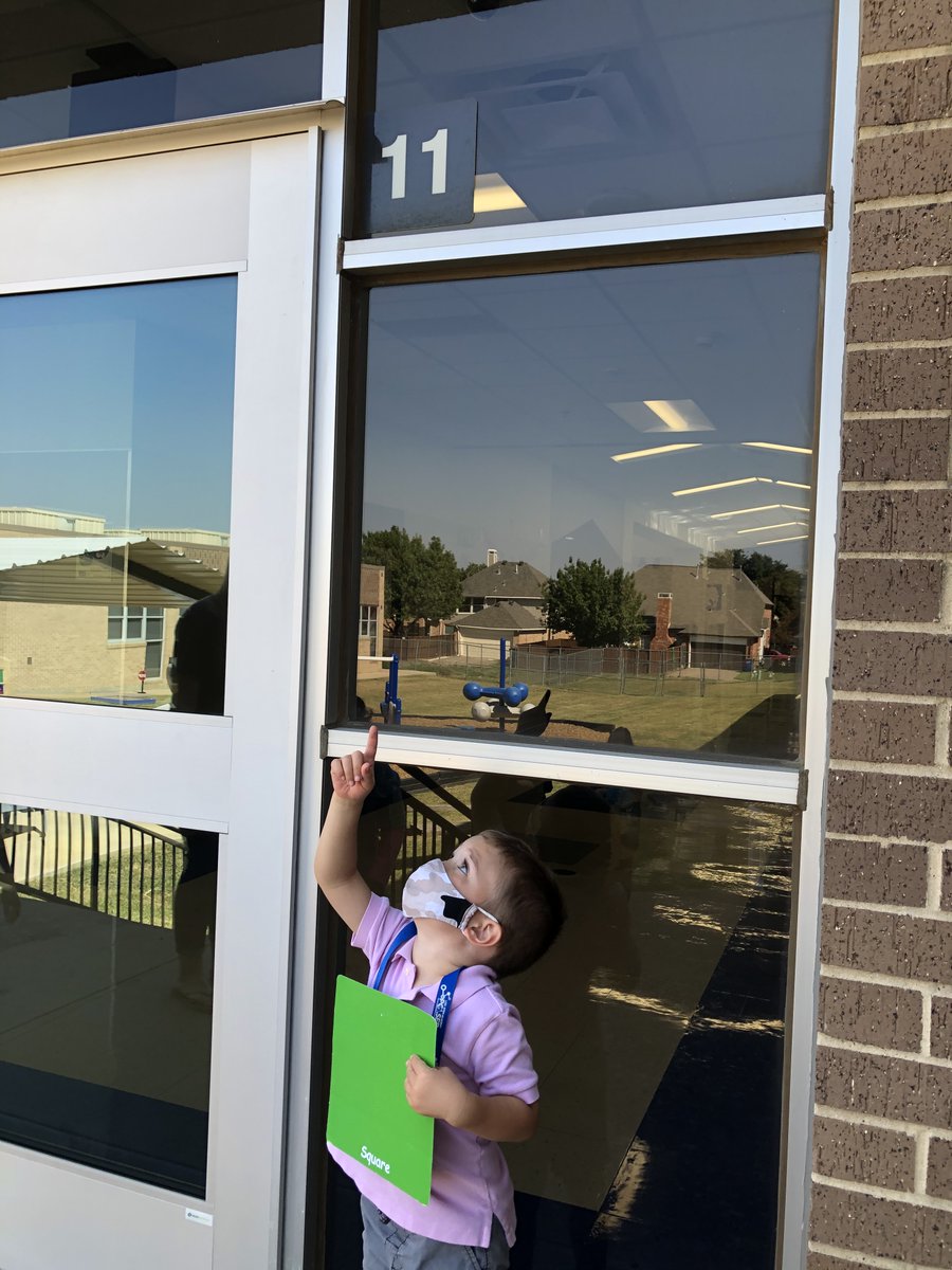 We went on a shapes hunt today!  The kids found so many shapes plus they kept finding them all day in everything we did! #polserproud #LISDpk <a href="/amiemisch/">Amie Misch (MishMisch)</a>