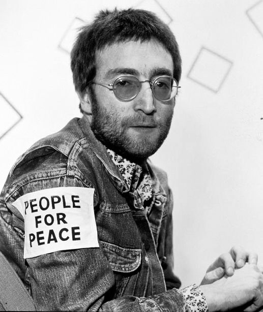 #JohnLennon80