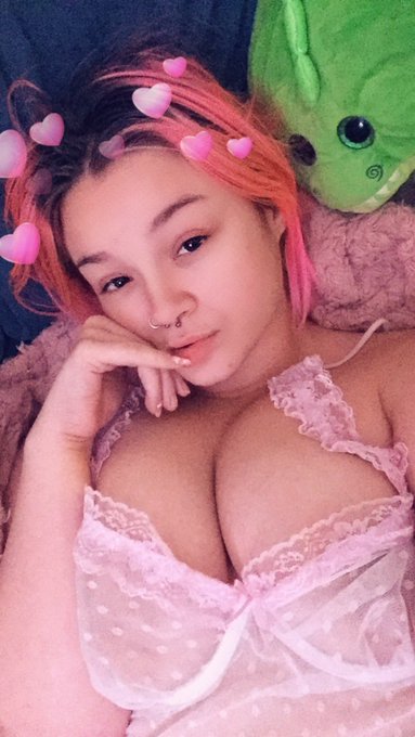 Goodnight cuddles anyone?🧸💞 https://t.co/TfL6lFpgOa