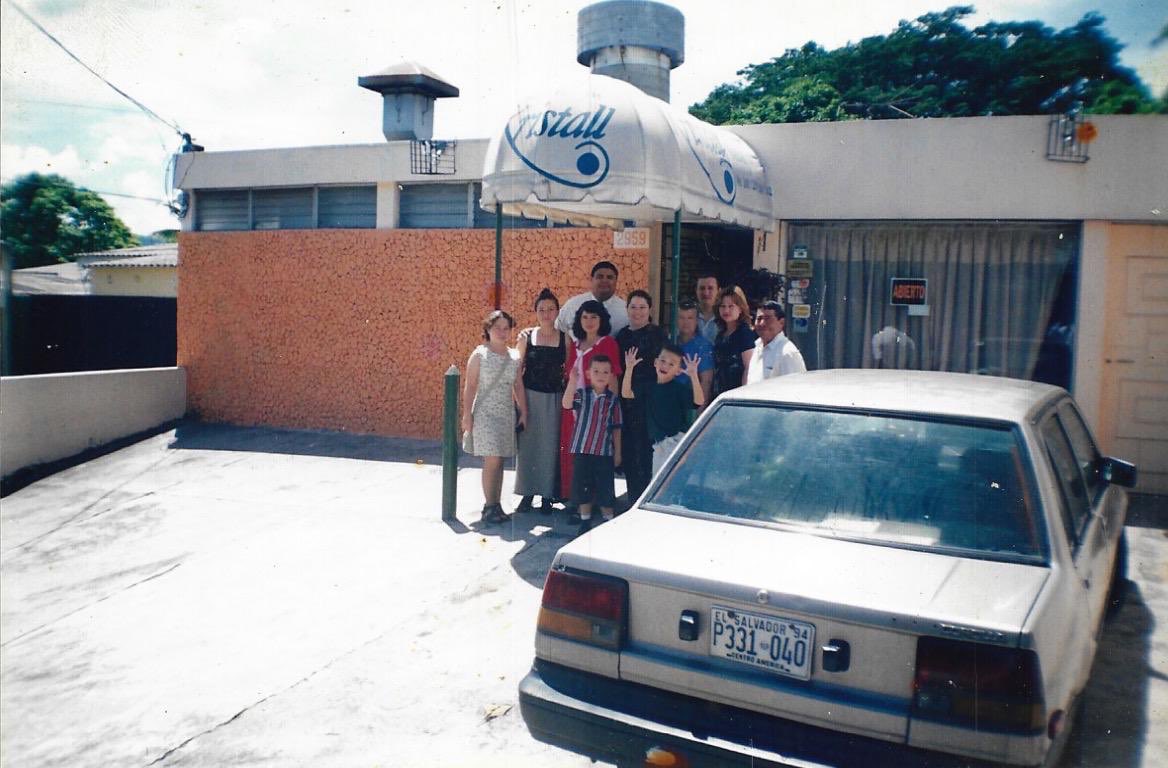 PastorVladimir's tweet photo. Un día como hoy, hace 20 años! Iniciábamos una gran aventura...
No teníamos ni la menor idea de qué sucedería! https://t.co/GUT1XF9L1d