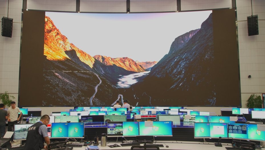 Anthony44320811's tweet image. Professional and Commercial display have been the main research areas of Unilumin, the NPP and Umini technology is in the leading position in the industry. Widely used in Broadcasting, High-end commercial and conference room, all 4K and 8K applications.
#NPPdisplay #Minidisplay