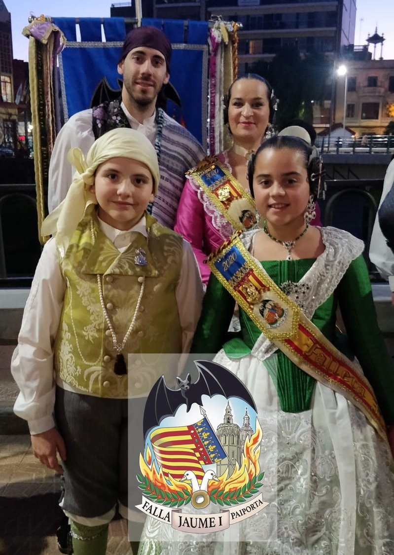 Feliç 9 d'Octubre!!! 🔵🔴🟡 Feliz día de la Comunitat Valenciana. 

Este año no será como a todos nos hubiera gustado pero lo importante es que estemos todos bien. Ya vendrán mejores momentos.

Disfrutad todos de este día especial. Feliç dia, valencians i valencianes!