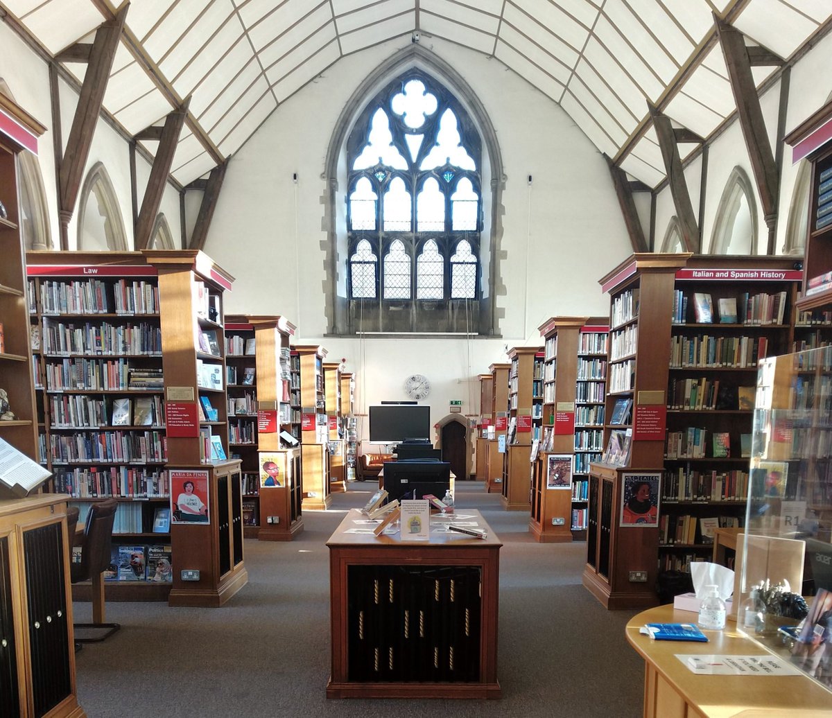 KingsSchoolLib's tweet image. A lovely Autumn morning in the library today. 

#LibrariesWeek #Autumn2020 #libraryspace