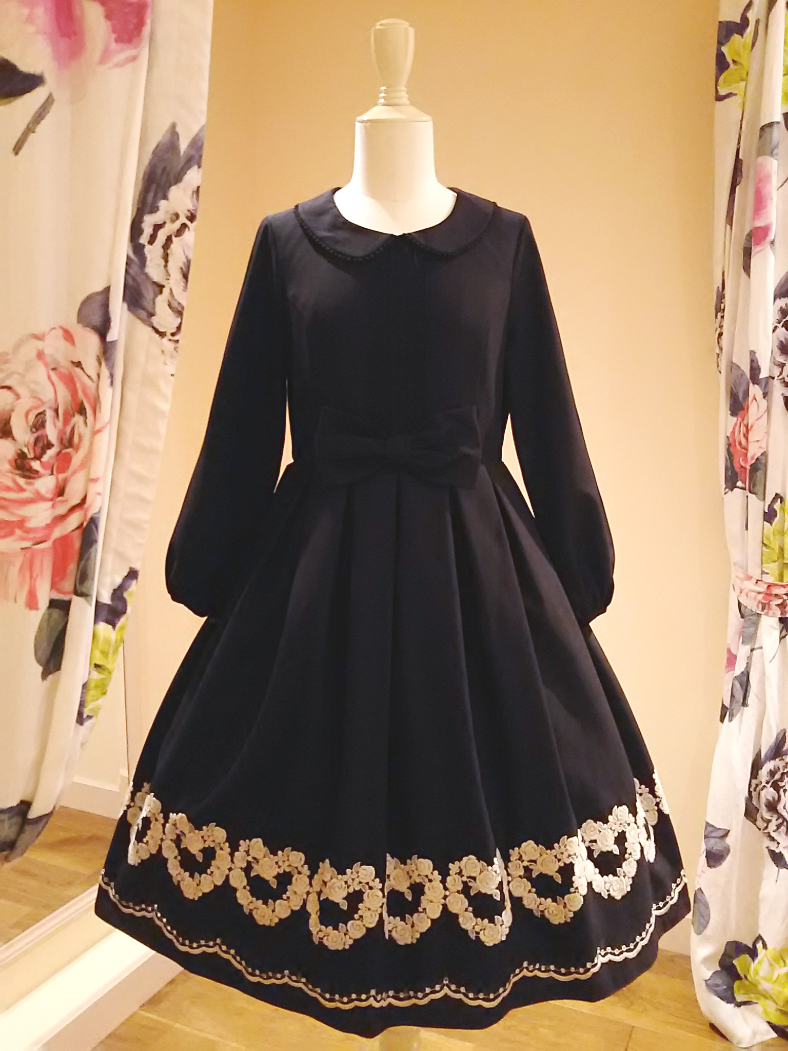 ルルゲッタ ♡ フラワーハート刺繍ワンピース ルルゲッタ ♡ フラワーハート刺繍ワンピース （Leur Getter