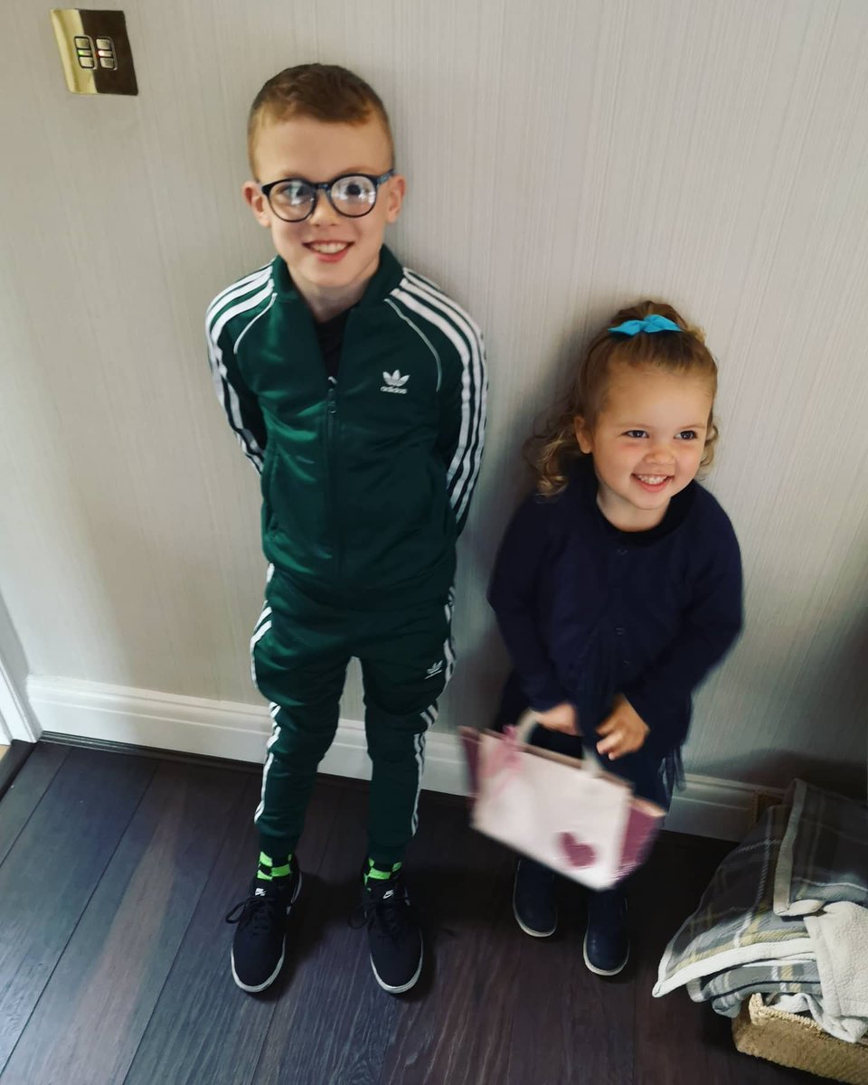 katie_p25's tweet photo. Dressed in green and blue today for our NHS and @RMCHcharity who do such amazing work 💚💙 Thank you @newbarns1 for supporting such worthy charities 🌟 https://t.co/PAgyVffViV