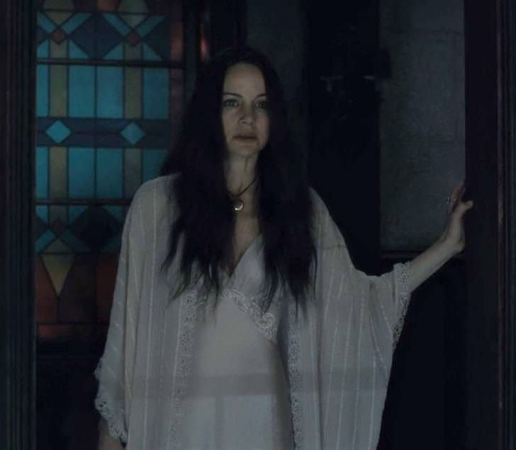 Jour 9 : Carla Gugino dans The Haunting of Hill House.