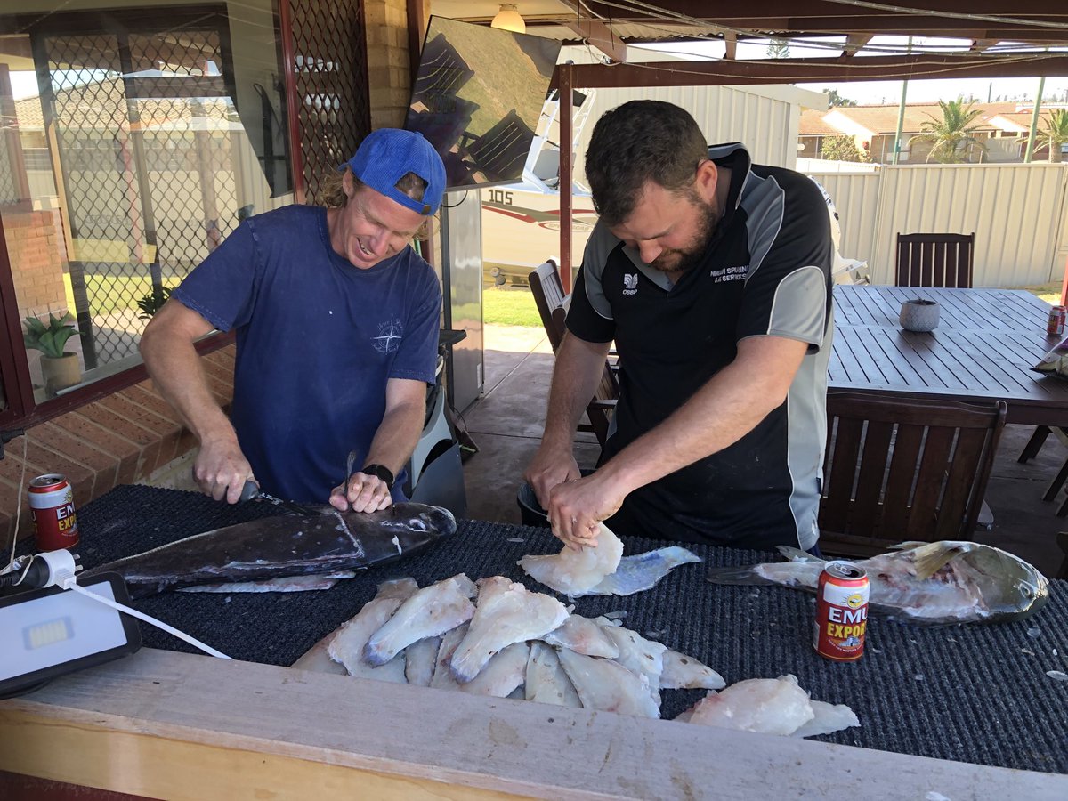 Thanks to the legend ⁦<a href="/MMcCartneyAusAg/">Murray McCartney</a>⁩ for taking us across to baldy land 🍺 🎣 !! Great trip and as promised bagged out! 🐟 🍻