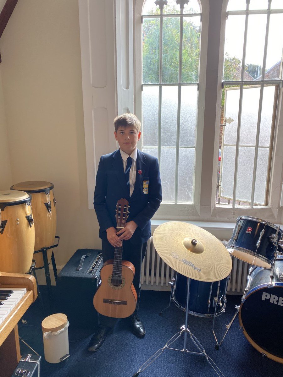 KSGMusicDept's tweet photo. Congratulations to Thomas, Jack, Gabriel and Ralph who all completed a remote guitar examination during lockdown last term. Thomas passed Grade 3, Jack passed Grade 2 and Gabriel and Ralph each passed Grade 1. Well done to all four budding guitarists! #DiscoveringKingsTalent https://t.co/BWyHJQiORH