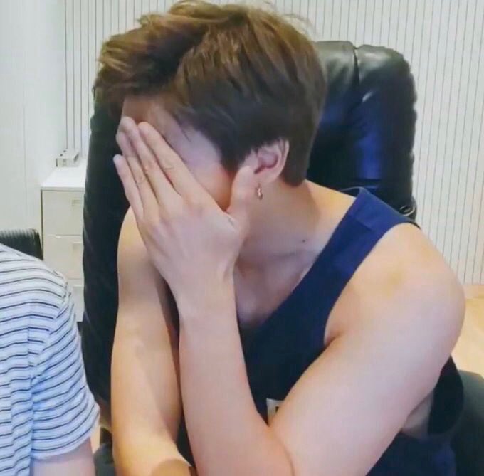 Namjoon in sleeveless shirts:A deadly thread.