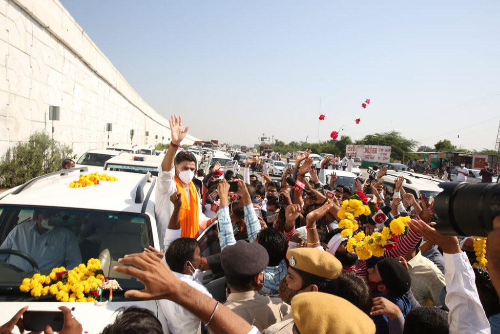 NehaNider7's tweet photo. पाइलट भीड़ को पलट रहा है
फिर आँखों में खटक रहा है ...
@RahulGandhi @SachinPilot https://t.co/2MbsMTao9Y