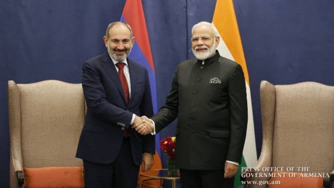 भारत चूँकि अजरबैजान कश्मीर मुद्दे पे पाक का समर्थन करता है इसलिए हमारे जनमानस का मोरल समर्थन अर्मेनिया के साथ है। 26 सिंतबर, 2019 को तुर्की के खिलाफ माहौल बनाने की लिए पीएम मोदी ने न्यू यॉर्क में अर्मेनिआ के प्रधानमंत्री से मुलाकात की थी।