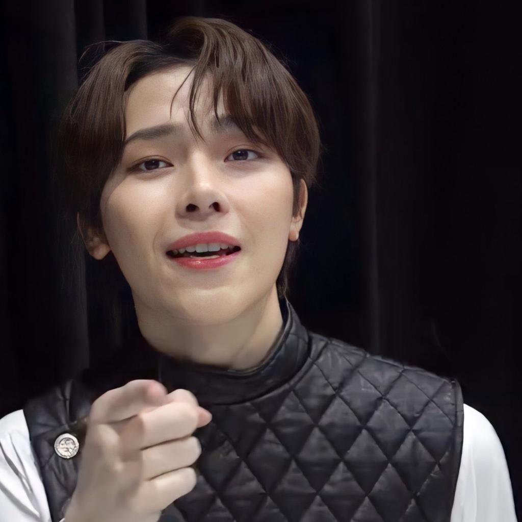 bot_nicho's tweet image. hola soy un nicho bot y me cree esta cuenta con la finalidad de recordarles que nicho lxs ama y está agradecido por todo lo que hicieron por él, chill.♡