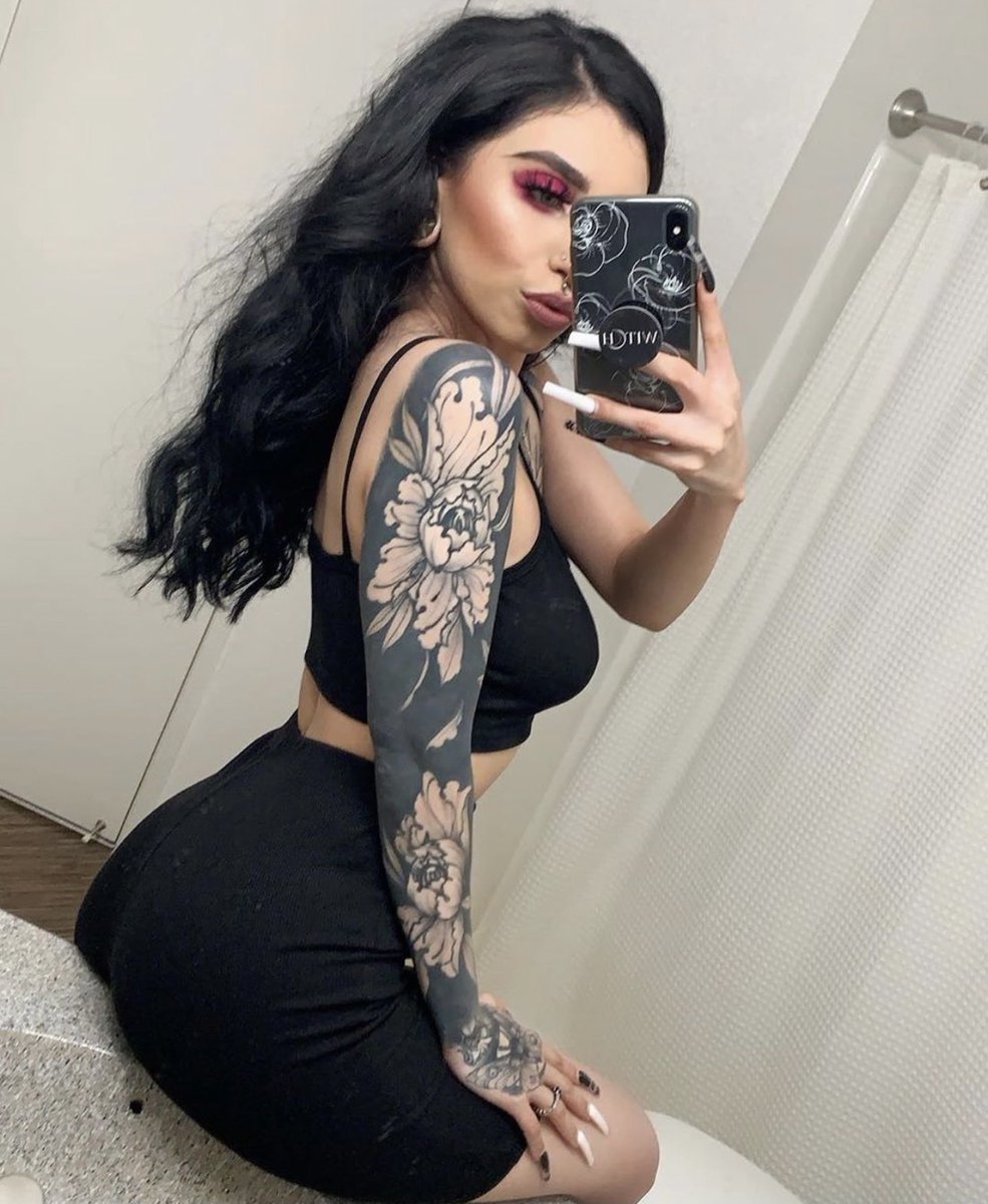 𝔓𝔯𝔢𝔱𝔱𝔶 𝔩𝔦𝔱𝔱𝔩𝔢 𝔟𝔞𝔟𝔶.