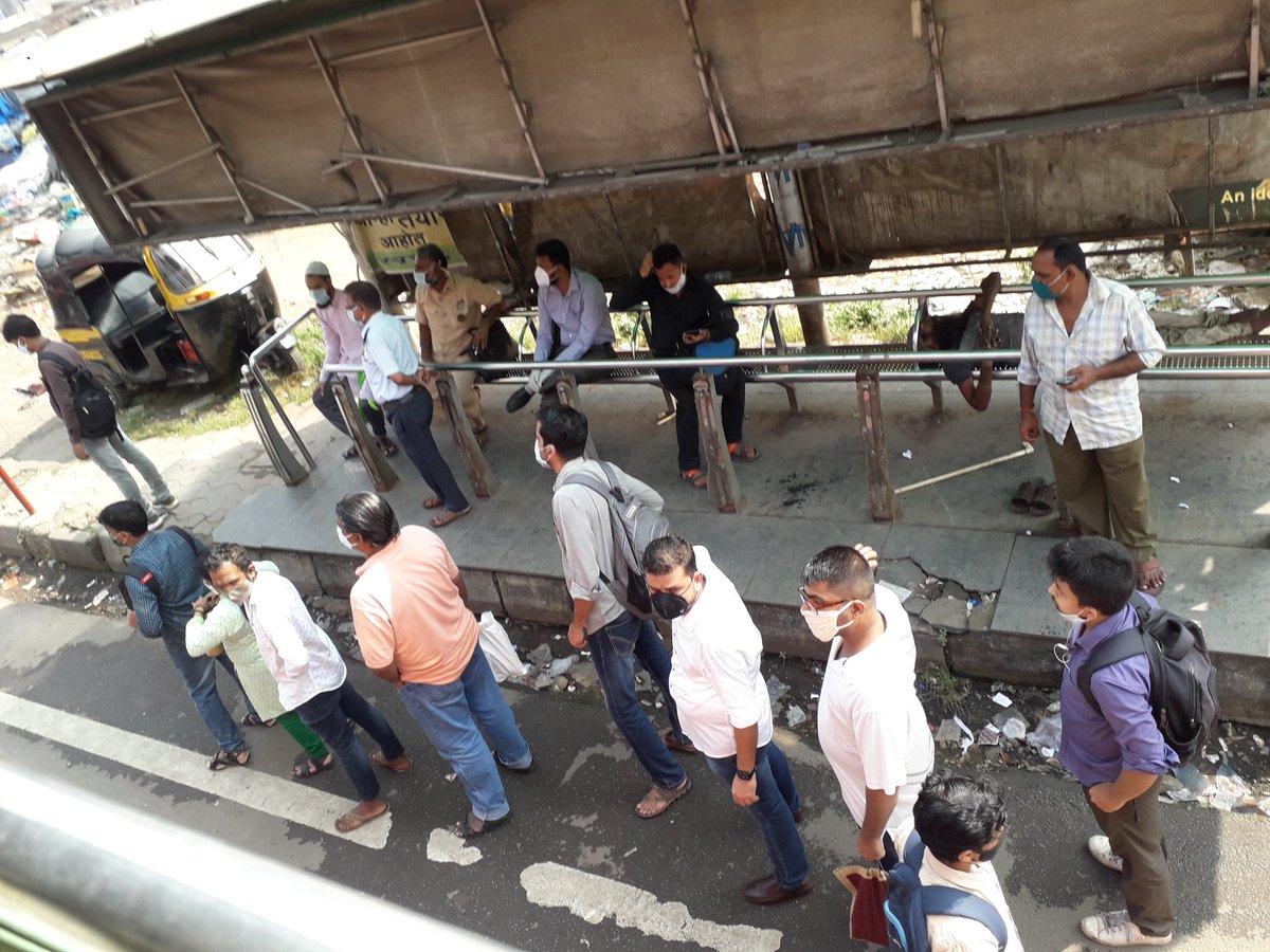 AAPGoregaon's tweet photo. ही आहे आमची मुंबई ची #परिस्थिति

#सरकार_मस्त_मुम्बईकर_त्रस्त

@mybmc 
@myBESTBus @AUThackeray @PreetiSMenon @Dhananjay4AAP @AAPMumbai @AAPMaharashtra @CMOMaharashtra @ShivSena @JilajeetY https://t.co/GlVil49HwR