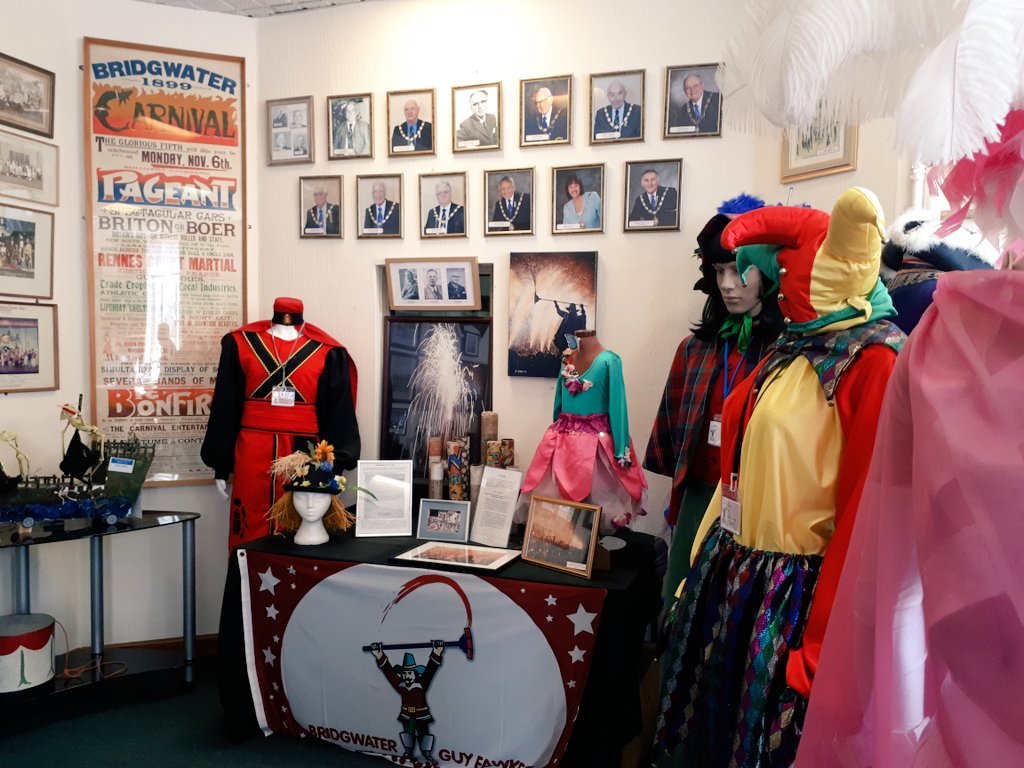 🎉🎉🎉🎉🎉🎉🎉🎉🎉🎉🎉

Happy Birthday to our Carnival Centre on the High Street in #Bridgwater - 10 years old today!

There are rumours of a cake! 😀🍰

#BridgwaterCarnival #Carnival