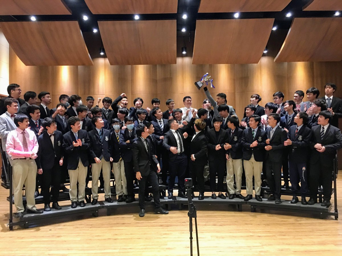 🎤🎶Last night, boarders sang with passion, pride and commitment to deliver some striking performances that left everyone grinning in the Boarding House Song competition. And the winning house? 🥁 The Grove! 🏆. A Harrow Bangkok tradition is born!
#HarrowBangkok