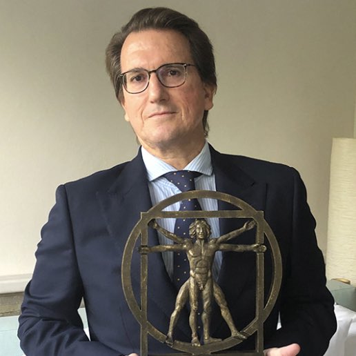 El Dr. Juan Manuel Buades Fuster Premio Nacional de Medicina 2020 en la categoría de Nefrología. Además de la labor clínica con sus pacientes, realiza la gestión del servicio de Nefrología de nuestro hospital, incluyendo la gestión de calidad y mejora continua. Enhorabuena!! 👏🏻👏🏻