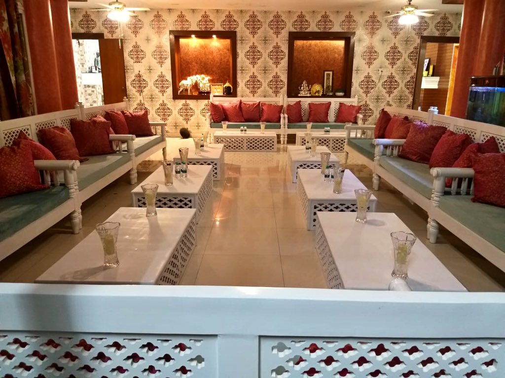 VrajWedding's tweet photo. Beautiful new jali couches available on rent #weddingfurniture #furniture #jalisofahmedabad #jalicouches #carvingdesign #weddingseating #teapoy #woodenteapoy #beautifuldecor #smallseating #woodenfurnituredesign #whitesofa #mahendi #mahendisofa #ahmedabaddecor #decortion https://t.co/Fkq7gDmMay