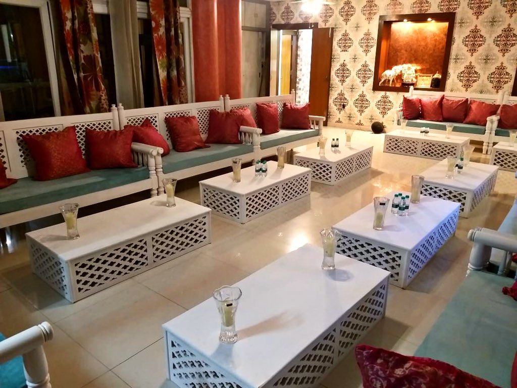 VrajWedding's tweet photo. Beautiful new jali couches available on rent #weddingfurniture #furniture #jalisofahmedabad #jalicouches #carvingdesign #weddingseating #teapoy #woodenteapoy #beautifuldecor #smallseating #woodenfurnituredesign #whitesofa #mahendi #mahendisofa #ahmedabaddecor #decortion https://t.co/Fkq7gDmMay