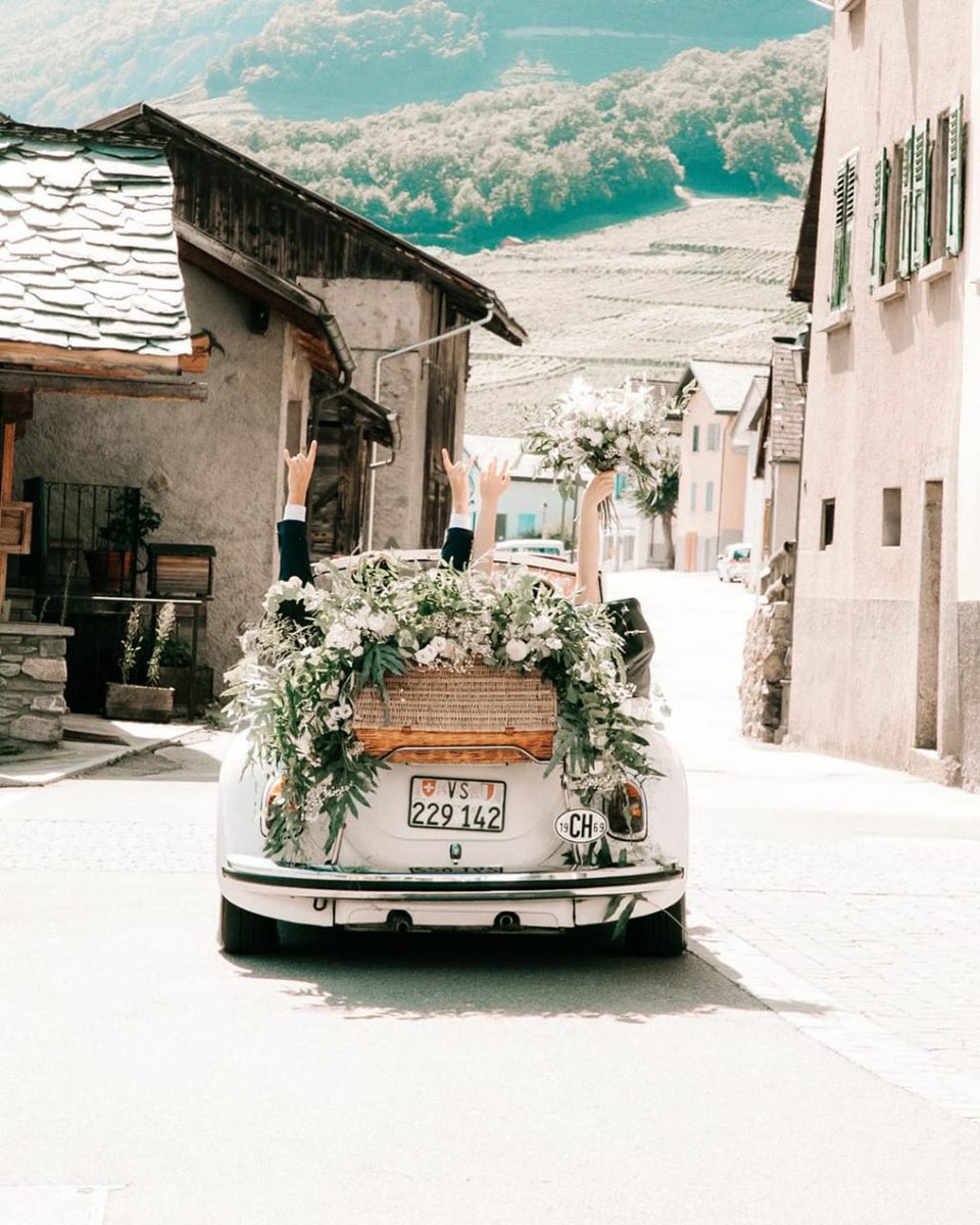 ShaadiBag's tweet photo. Here are some best car decoration inspirations for your Big day
.
.
Tag bride or bride groom to be 
.
.
#weddingcardecor #weddingcardecorations #weddingcardecoration #indianmarriage #indianmarriages #bigfatindianweddings #indianweddinginspo #shaadifever #weddingrituals https://t.co/cOy0na8GHc